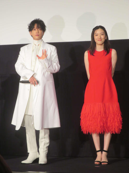 永野芽郁＆佐藤健「はたらく細胞」舞台あいさつで感じさせた固い絆、佐藤が永野の魅力を熱く語る