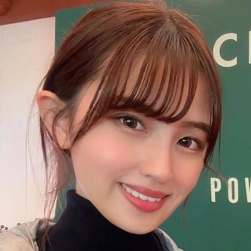 グラドル花咲楓香、美谷間にドキッ　セクシーキュートなサンタ風衣装「俺の家にも来て欲しい」