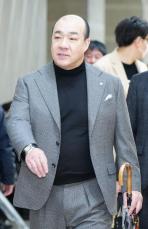 にしたん西村誠司社長「さらに活躍して」石田純一にクリスマスサプライズ　長男手紙にも涙