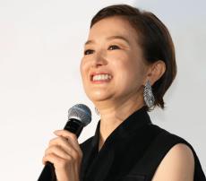 鈴木京香「みなさんも夢を諦めずに…」涙の舞台あいさつ「グランメゾン・パリ」