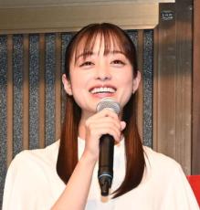 橋本環奈「紅白歌合戦」B’zサプライズ登場に「あの時何が何だか分かってませんでした」