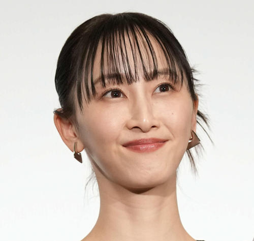 松井玲奈「皆さんに楽しんでいただけるよう、今年も一年楽しんで行きます」着物でディズニー満喫