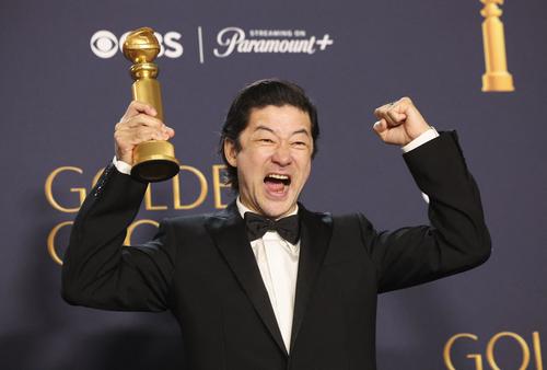 浅野忠信、助演男優賞スピーチで「知らないと思いますが、私は日本から来た俳優です」