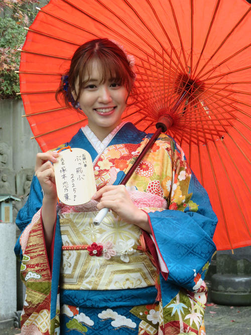 塚本恋乃葉、華やかな晴れ着で大円寺を参拝「恋愛ドラマ出たい」「綾瀬はるかさんに会うのも目標」