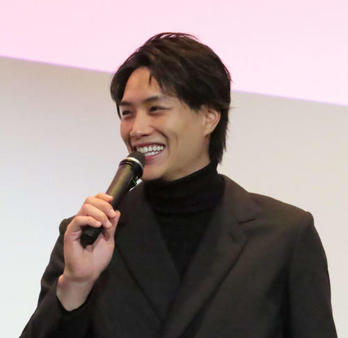 鈴木伸之「まさかあんなに飲まされるとは」主演映画「サラリーマン金太郎」で一気飲み挑戦