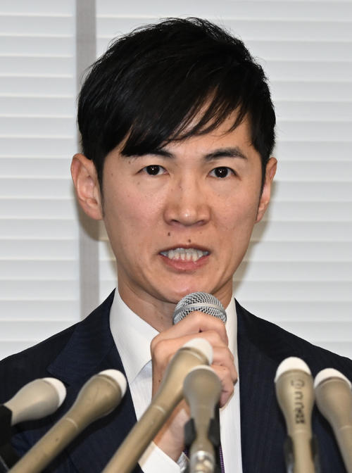 石丸伸二氏、新党会見で記者クラブ「糾弾」　会見要項の扱いめぐり「失格です」