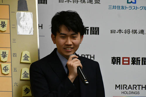 【将棋】井田明宏五段、勝率９割男「ハットリくん」下して決勝進出　朝日杯