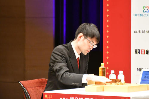 【将棋】近藤誠也八段、プロ10年目で公式戦初優勝　相手ミス冷静に突く　朝日杯決勝