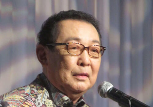 ｢マザコン｣楽曲に届く批判語る