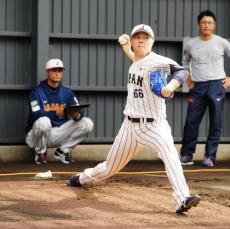 【侍ジャパン】ブルペン一番乗りはソフトバンク松本裕樹　32球投げ込みダルビッシュと会話も