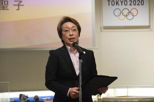 橋本聖子造　茶碗　元オリパラ担当大臣 日本オリンピックミュージアムで「昭和100年記念展」JOC橋本聖子会長