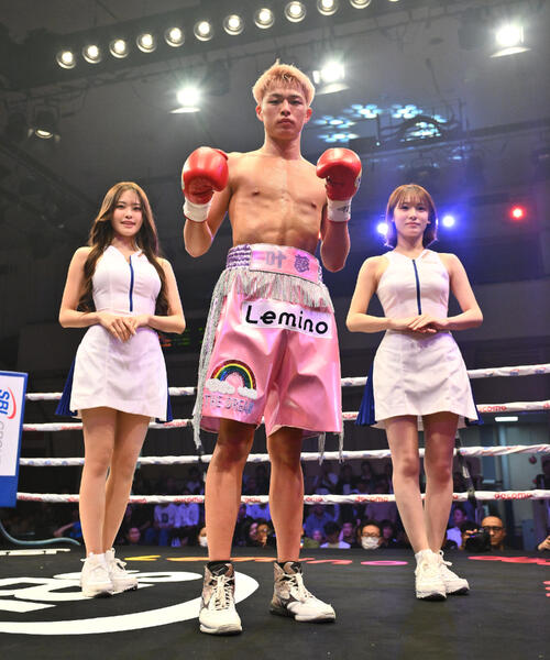 ボクシング OK ボクシング】井上尚弥の前で！高校3冠・片岡叶夢がTKO勝ちデビュー