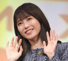 尾崎里紗アナ、まるで“浴衣”に見えるワンピース姿披露｜Infoseekニュース