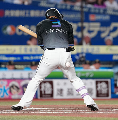 ロッテ】角中勝也が同点のチャンスで代打起用も死球 場内は大