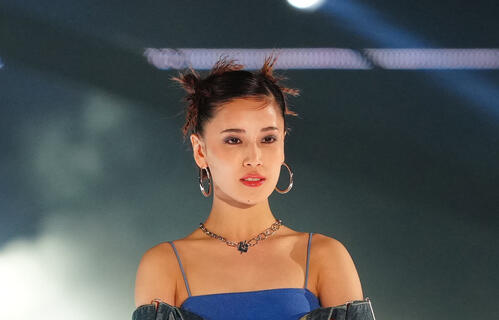 藤井夏恋が第1子妊娠「冬頃に家族が増える予定」夫と手つなぐ
