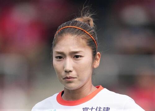 WEリーグ】仲田歩夢がオフ満喫ショット「こんなに美しい方が地元に