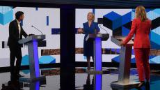 英保守党党首選候補のテレビ討論中、司会者が気絶