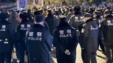 「中国当局は、わざとデモを起こさせ、反政府分子をあぶり出そうとしているのではないか」辛坊治郎が持論を展開