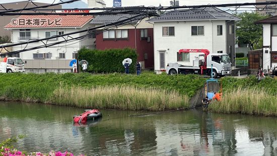 母親と車ごと川に転落　殺人未遂の女性を不起訴　鳥取地検は理由示さず　鳥取県