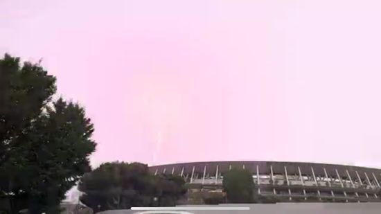 鳴り響く雷の影響　プロ野球＆Jリーグが相次いで開催時間を変更　ヤクルト－巨人＆J1リーグ3試合　