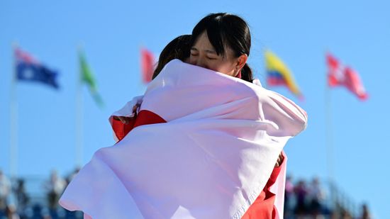 銀メダルの15歳赤間凛音「かけがえのない存在」　ともに戦った吉沢と中山へ思い　日本勢は金銀の快挙【女子ストリート】