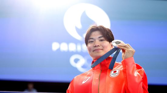 萩野公介「オリンピックの女神が微笑んだ」かつて自身も金メダルに輝いた400m個人メドレーで銀メダルの競泳・松下知之を祝福