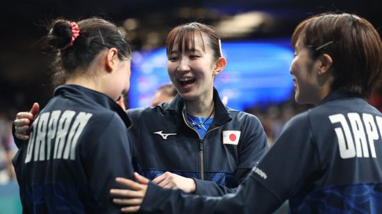 16歳の張本美和「負けたときは、切り替えられるか、苦しくて...」涙の勝利で決勝進出　早田ひなは平野美宇とのダブルスで好調キープ「2人がチームを引っ張っていかないと」　卓球女子団体は中国との決勝へ