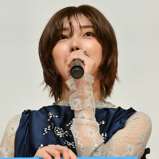 櫻坂46・藤吉夏鈴、机を担ぎながら街中を15分歩く　「結構、目立っちゃいました」　