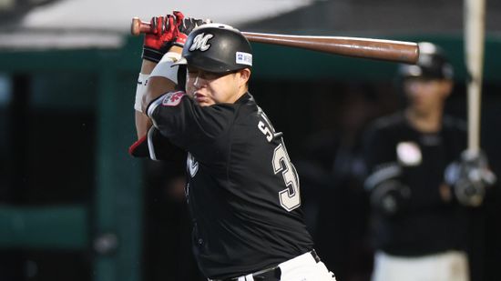 【ロッテ】4位・楽天を直接対決で破りCS進出に王手　9回に佐藤都志也が値千金の勝ち越しタイムリー