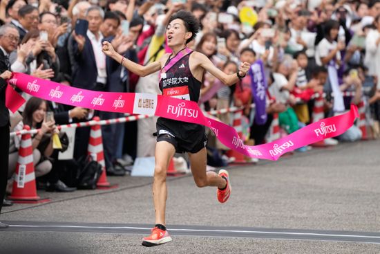 國學院大學が出雲駅伝2度目のV「みんなの勢いを借りて優勝することができました」最終6区で平林清澄が駒澤大の篠原倖太朗を振り切る