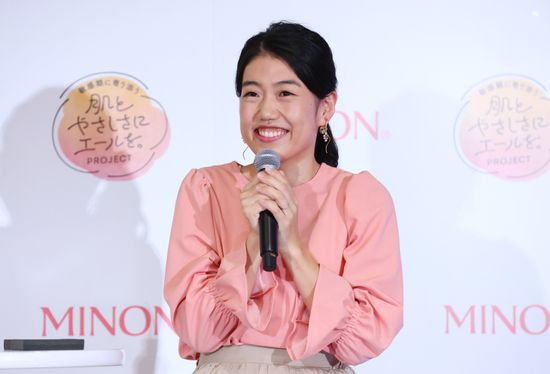 3姉妹の母・横澤夏子、ストレス発散方法は「シュークリームを吸う」　子育ての悩みにアドバイス