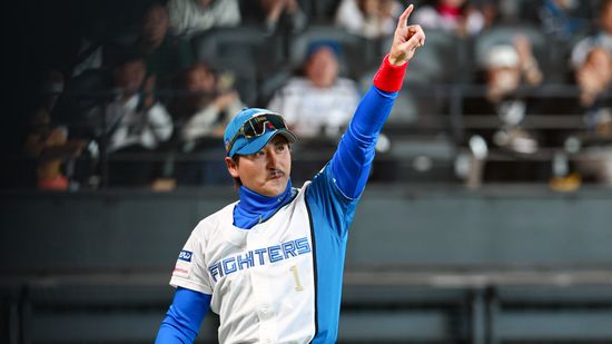 日本ハム・新庄監督　ファンフェスで開幕投手をサプライズ発表　スローガンは「大航海は続く」