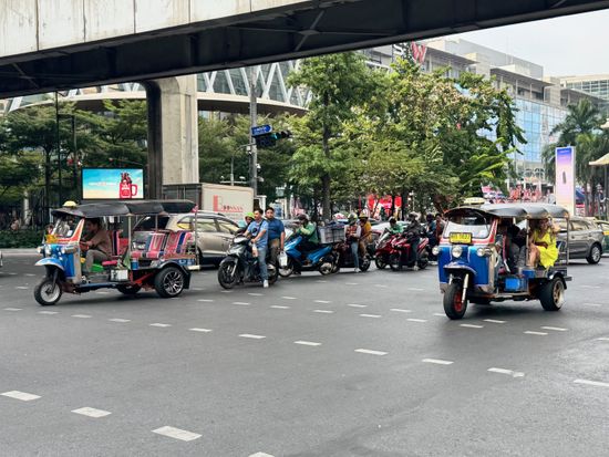 屋台、喫煙、ノーヘル…タイの当たり前に多くの“違法”！？