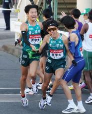 青山学院大・原監督「本当は分かっていた」1区の宇田川は足の痛みも“信頼”に応える粘りの走り