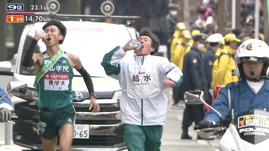 箱根駅伝Vの青山学院大　“給水で乾杯”の裏側　先に飲んだのは給水係！？