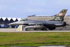 在韓米軍のF16戦闘機　新たに2機が嘉手納基地に飛来　日米豪共同訓練を終え韓国に戻る途中か　