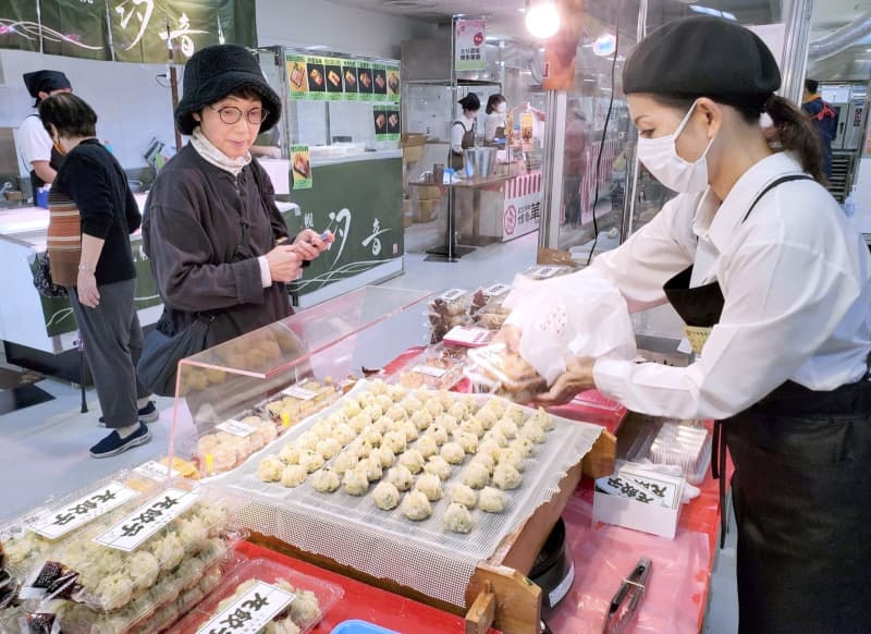 人気あんぱん、数量限定の赤福餅、広島から沖縄初出店のお好み焼き店も　デパートリウボウ「春の全国美味いもの祭」