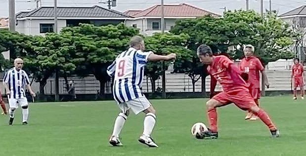 合言葉は「生涯現役」　沖縄で60代以上のサッカー大会　県内外から147人が出場、最年長は78歳