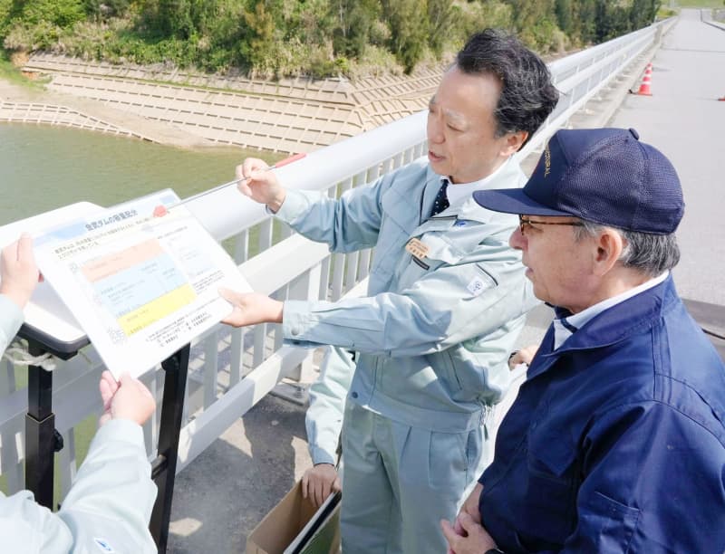 知事デニー知事「厳しい状況を実感した」　渇水のダム6カ所を視察　節水を訴え「水を出しっぱなしにしないで」　　