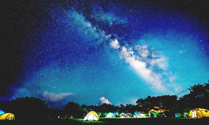暗い夜空を守る　沖縄・国頭で星空条例を施行　村内4カ所の公園を「星空公園」指定