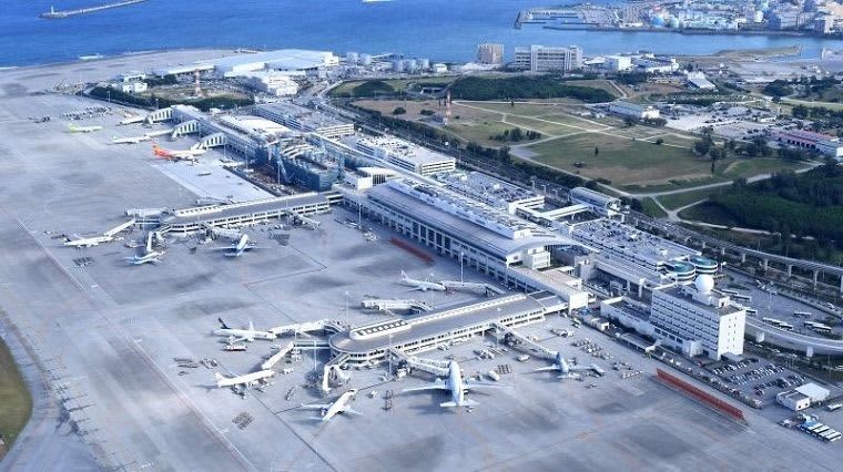 搭乗や振り替えが進む那覇空港　津波注意報解除で落ち着く　きょうは国内・国際線の計79便が欠航【3日午後4時現在】