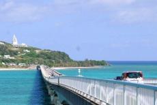 沖縄・古宇利島沖でJTBが計画中の人工浮島が暗礁に　岩礁破砕を羽地漁協が拒む　地元住民は反対の署名集めを検討