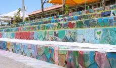 それぞれの感性で灰色の壁をカラフルに　沖縄の中学生、ペイントアートに挑戦　ペンキ画家が伝えたかったこと