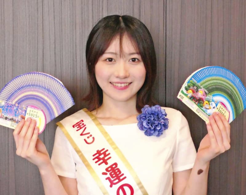 「大きな夢をつかんで」　幸運の女神、沖縄でサマージャンボ宝くじをPR　8月8日まで販売