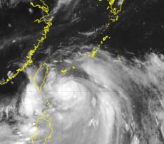 大型で強い台風3号、与那国島地方にも暴風警報