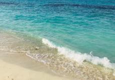 「シュノーケリング中に溺れた」65歳男性が死亡　体験ダイビングツアーに参加　沖縄・伊良部島の沖合