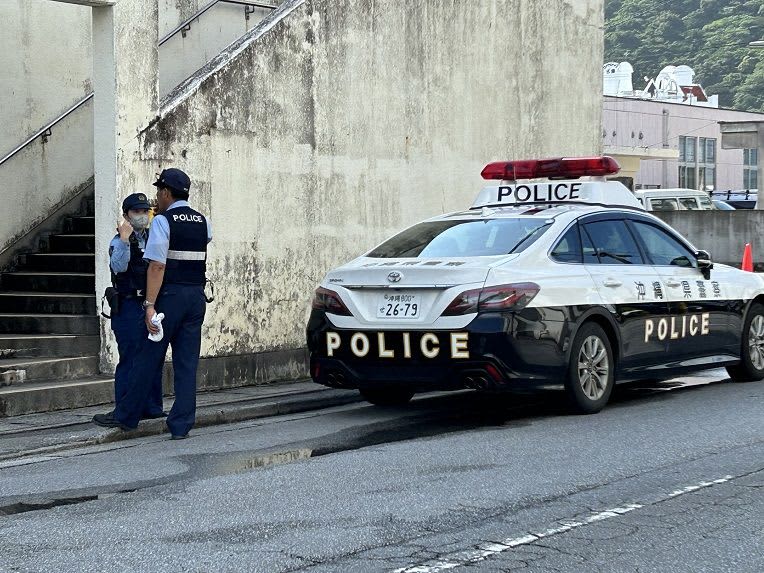 「昨日はいつもと変わらない様子だったが…」驚く住民　死亡女性の交際相手と連絡取れず県警が捜す　沖縄・名護市