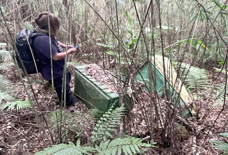 「もう驚かない」自信が崩れた森の異物　沖縄の世界自然遺産にトイレ残骸　周囲に散らばる袋や食器　米軍の北部訓練場返還跡地