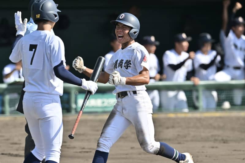 沖縄2校の激突　沖尚が優勝　高校野球の秋季九州大会　エナジックに6-2