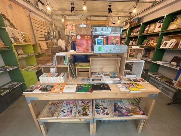 洋書中心に「かっこいい、かわいい」本販売　那覇市栄町のPhotobooks on the Road